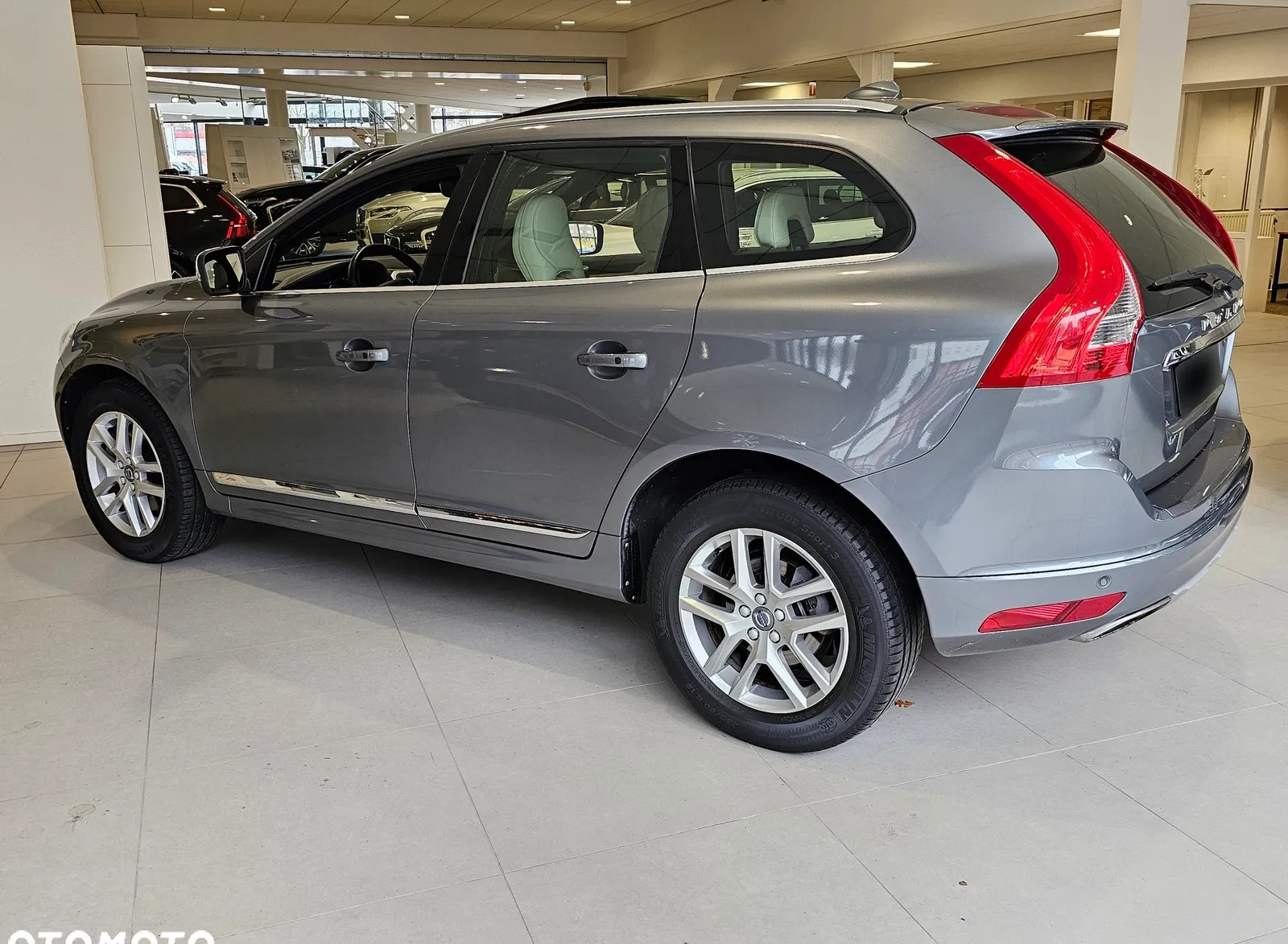 Volvo XC 60 cena 135900 przebieg: 156000, rok produkcji 2017 z Stryków małe 466